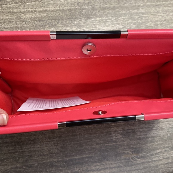 Victoria’s Secret clutch bank with clip to close - Picture 3 of 10